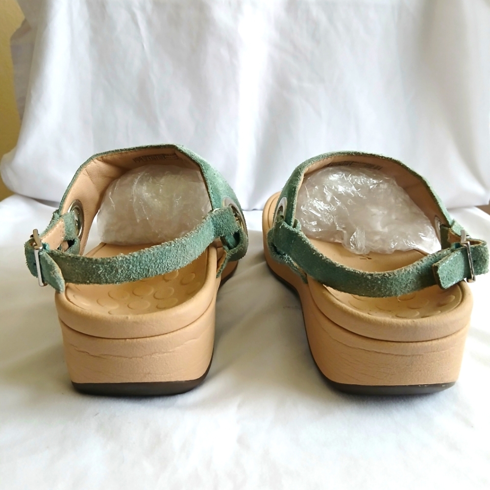 Vionic Podiatrist Designed Platform Thong Sandals - image 4